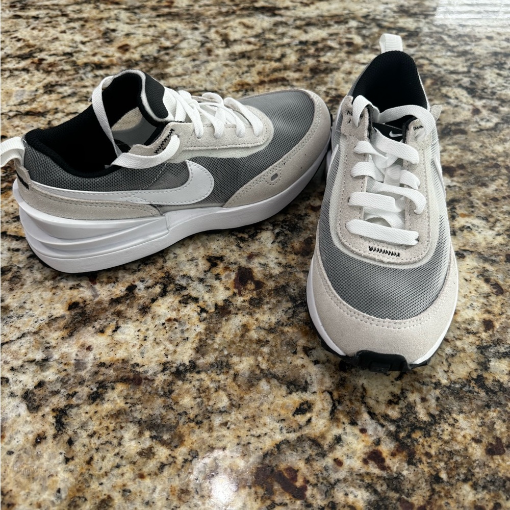 BRAND NEW NIKE WAFFLE ONE